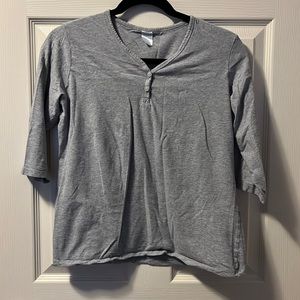 Women’s 3/4 Sleeve T-Shirt Tee Top Buttoned V-Neck Light Grey Med-Lg Casual